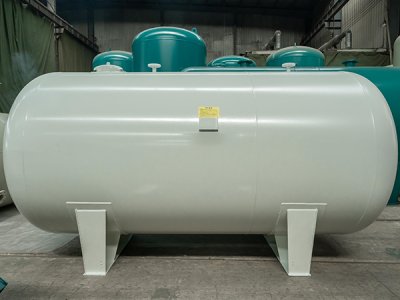 Horizontal carbon steel gas tank